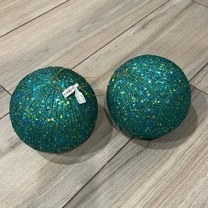 *NEW Aldik Ornament x 2